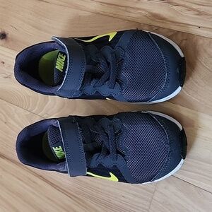 Size 11 toddler nike